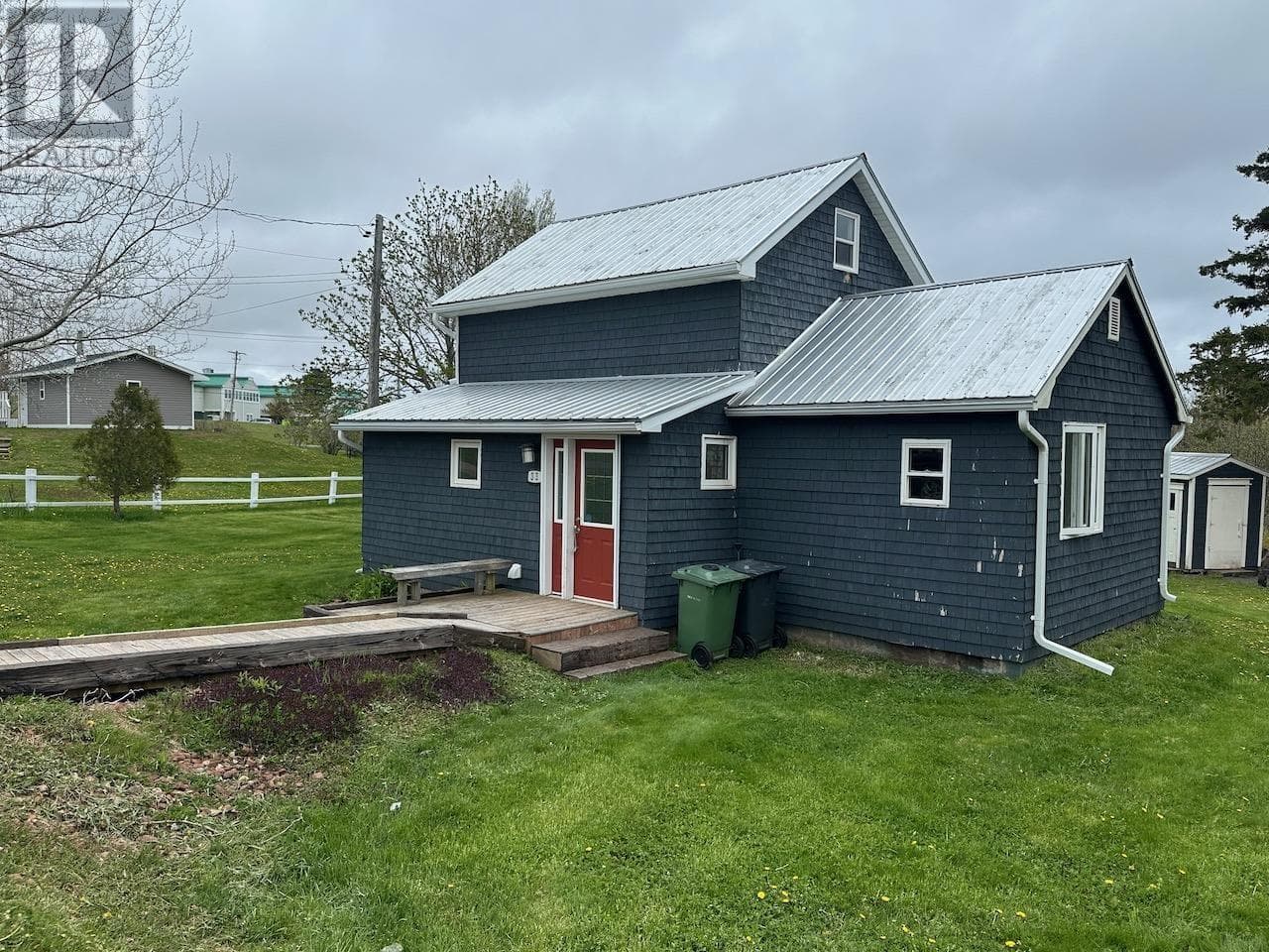 33 KNIGHTS Avenue