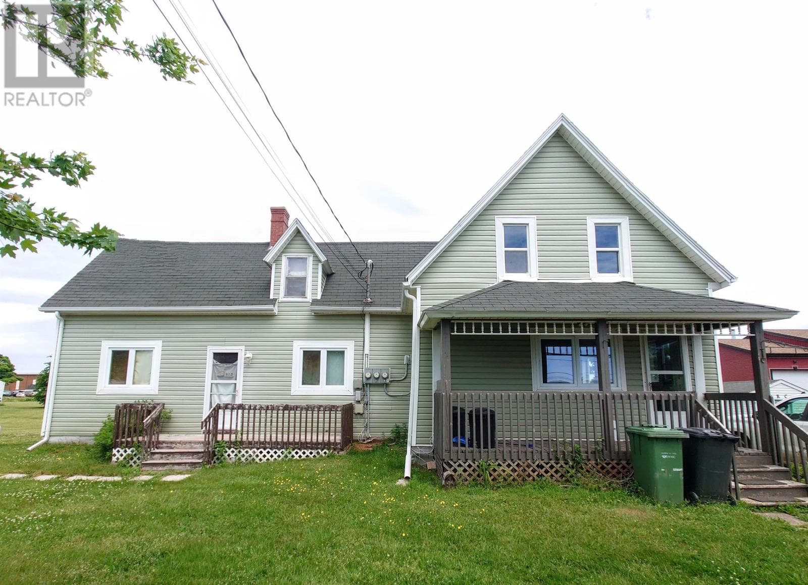 41 Main Drive East