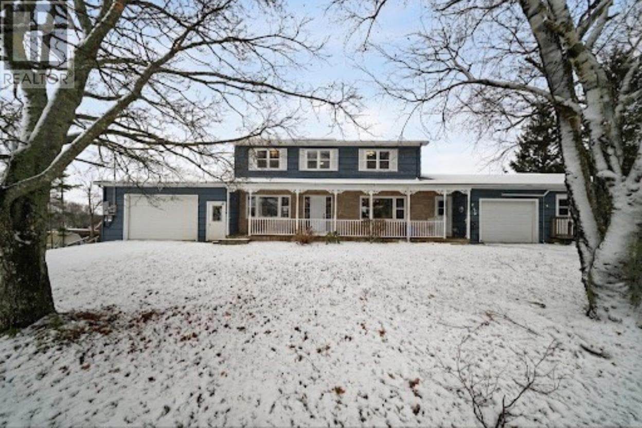 4 MacLean Avenue