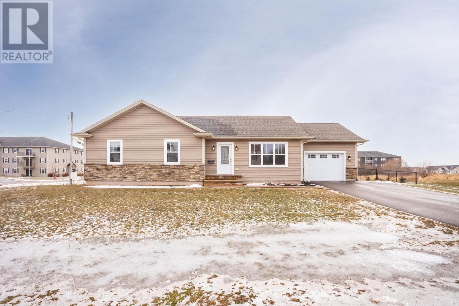 115 Squire Lane