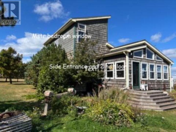 7 Bayside Crescent