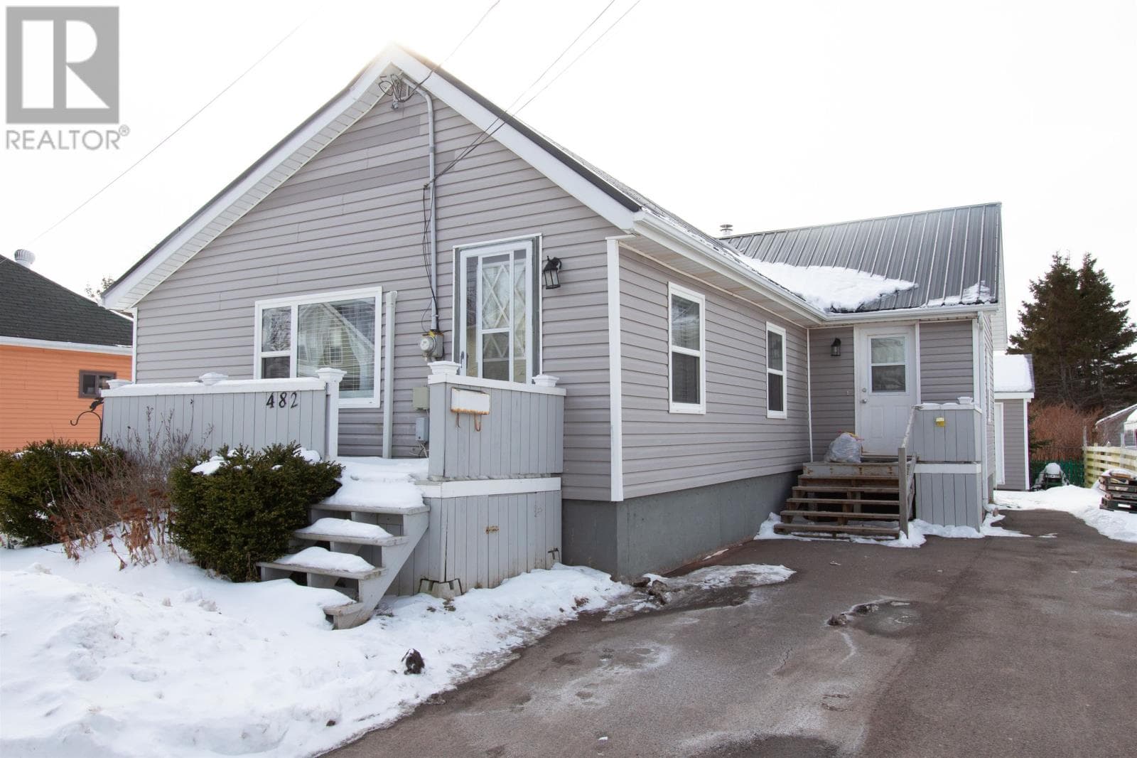 482 Sheen Street