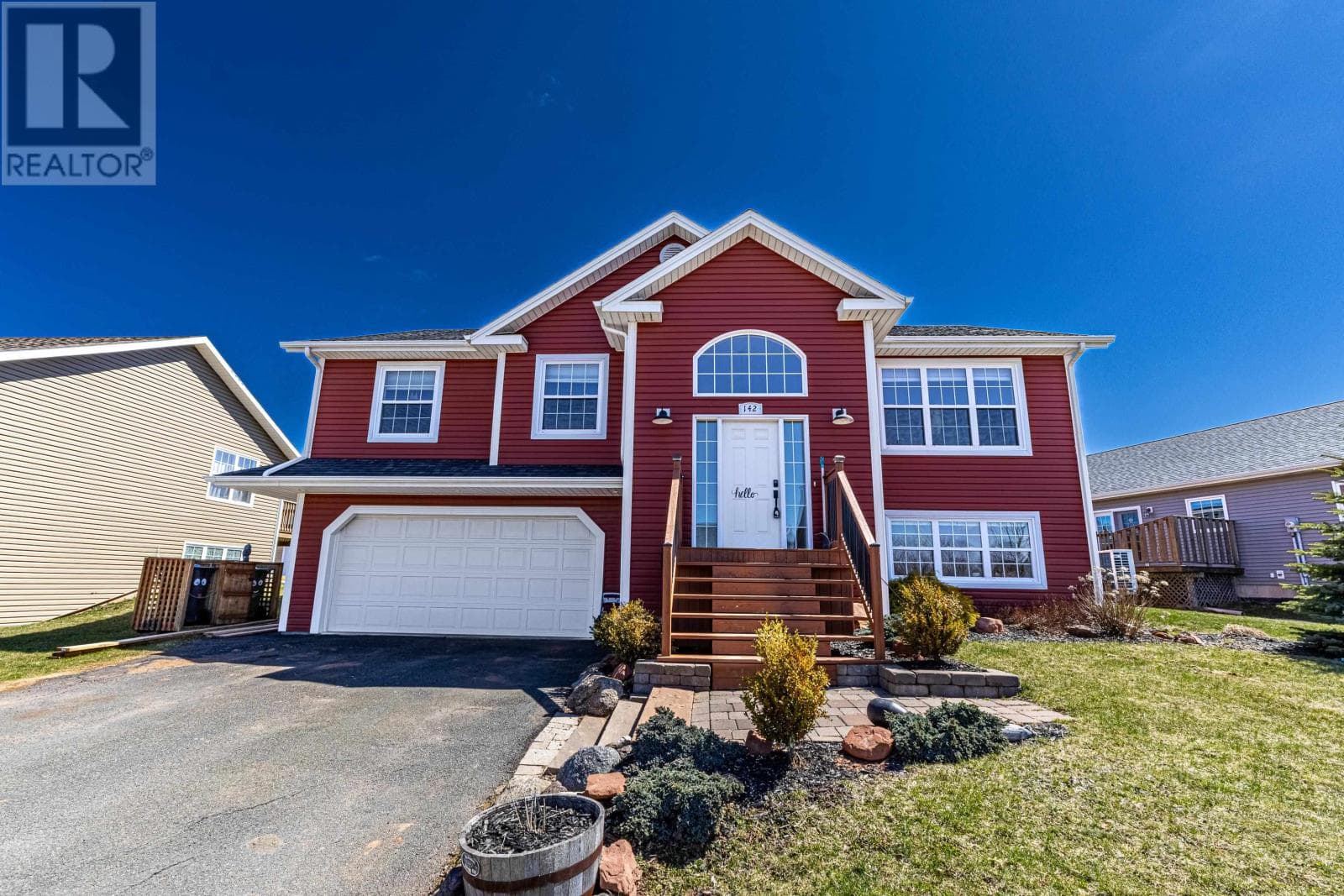 142 ESSEX Crescent