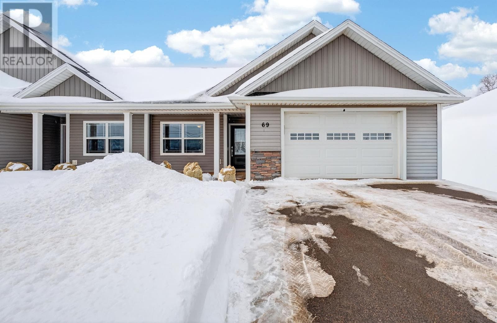 69 EAST ROYALTY Road