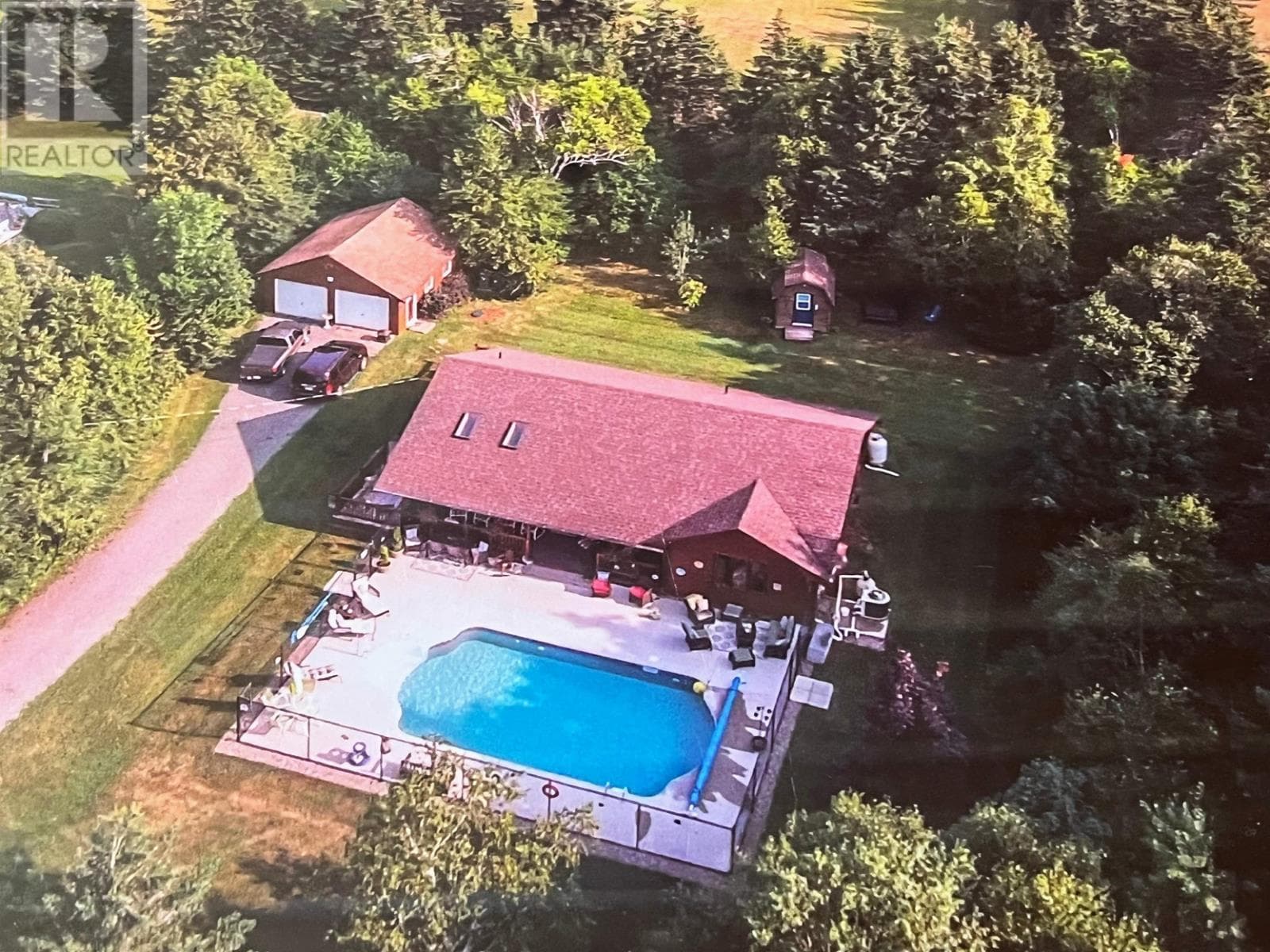 40 BIRCH HILL Drive