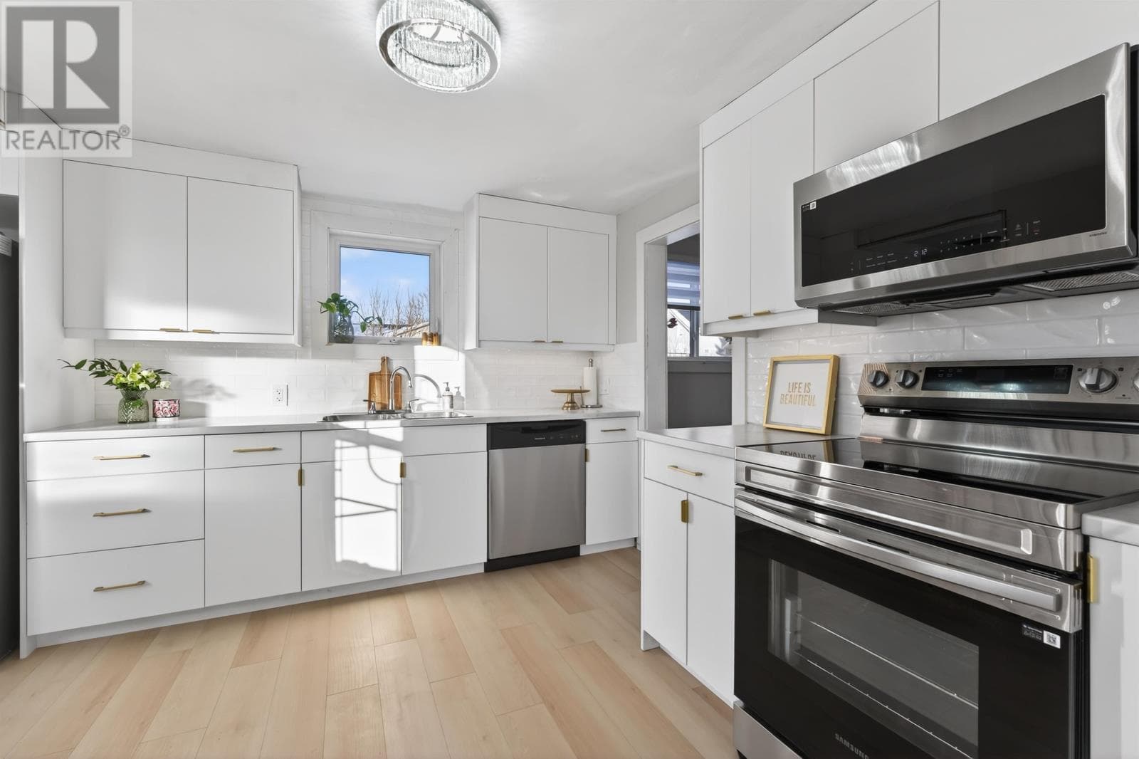 405 Poplar Avenue