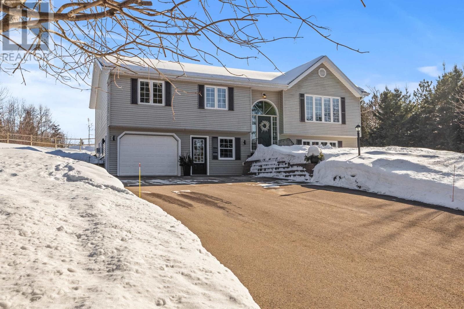 1422 Gladstone Road
