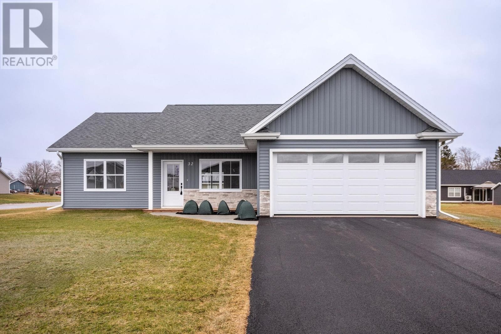 32 Anne Avenue