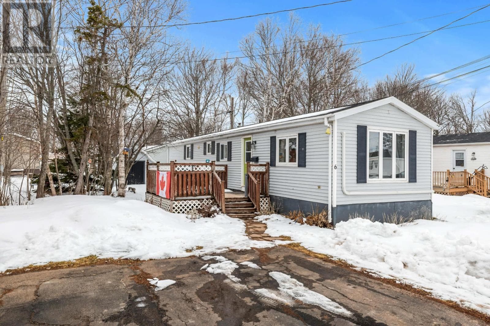 6 Grant Drive
