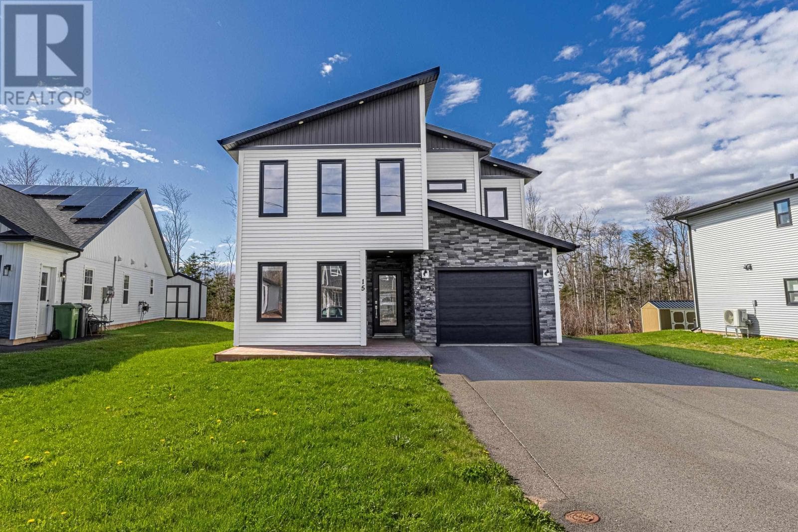 15 BALDERSTON Court