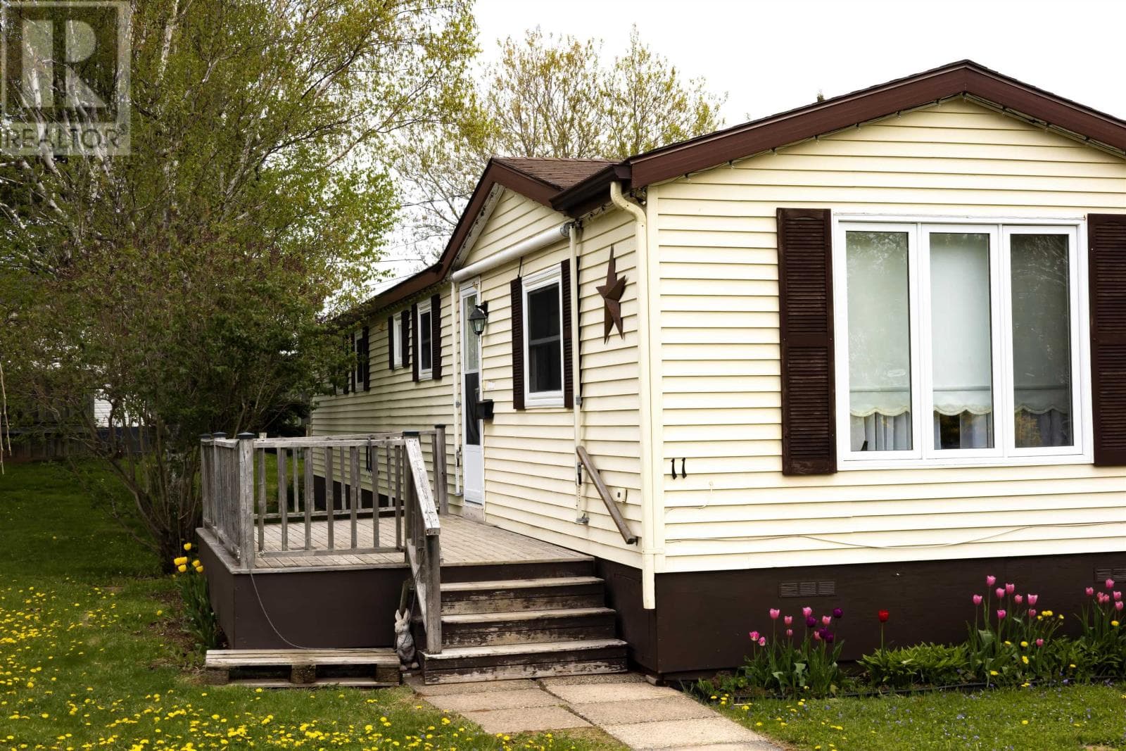 11 Manor Drive