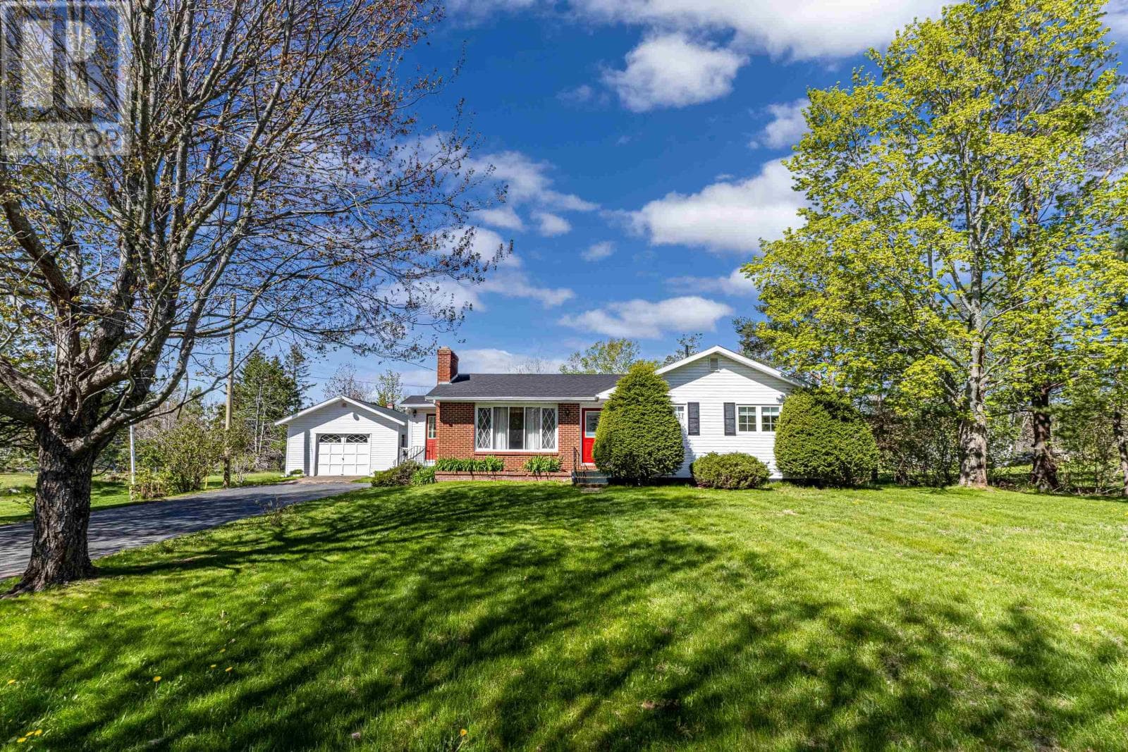 2466 WEST RIVER Road