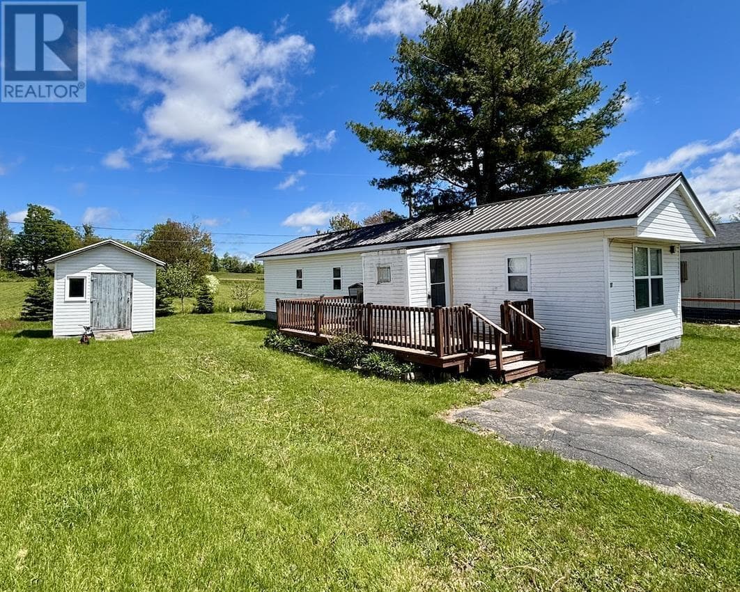 23 Courtney Crescent
