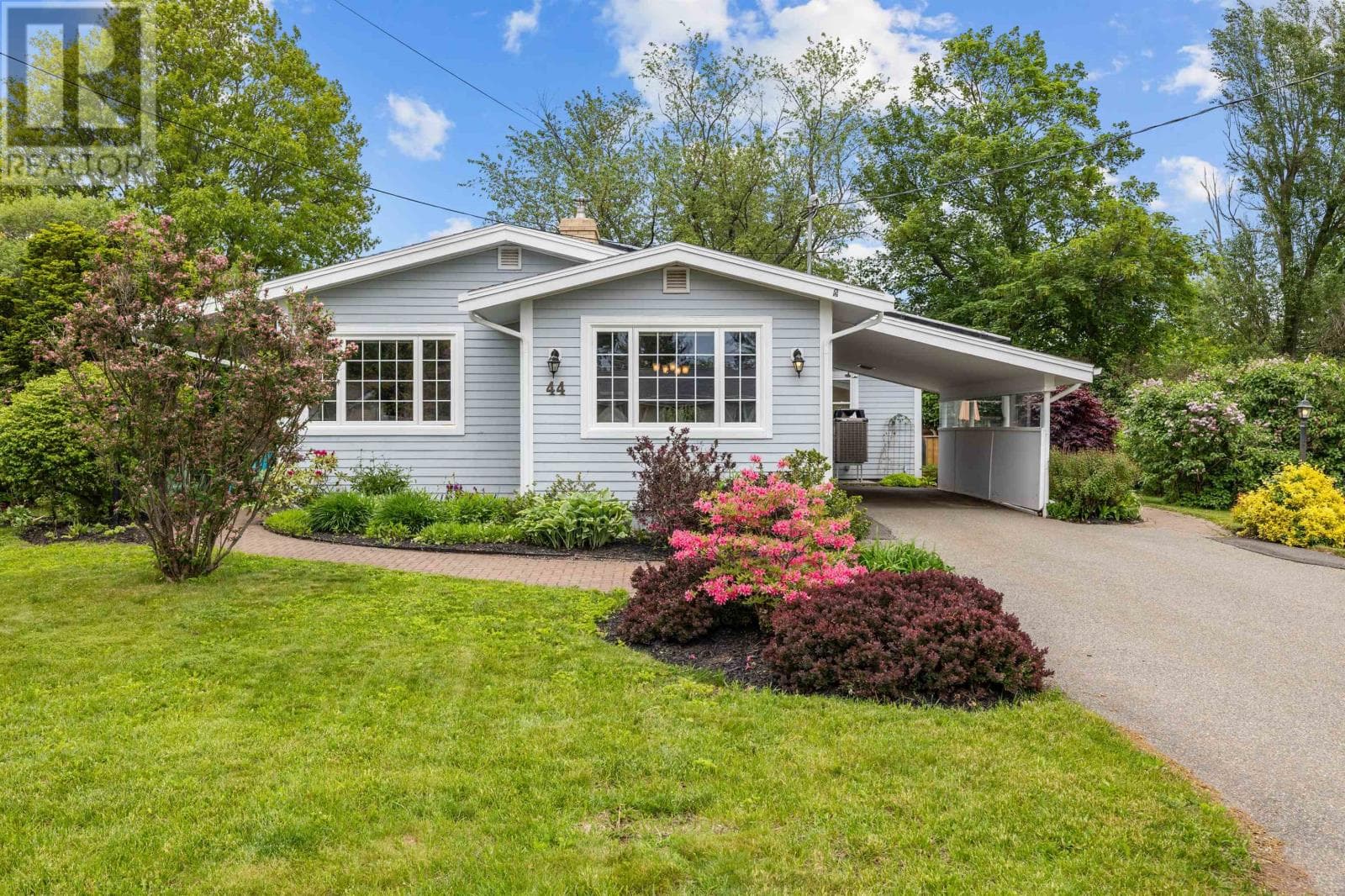44 prince charles Drive