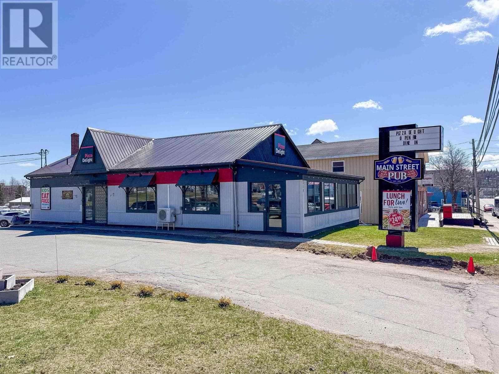 528 Main Street