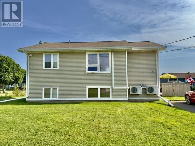 446 Maddix Crescent