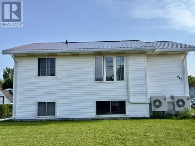 442 Maddix Crescent