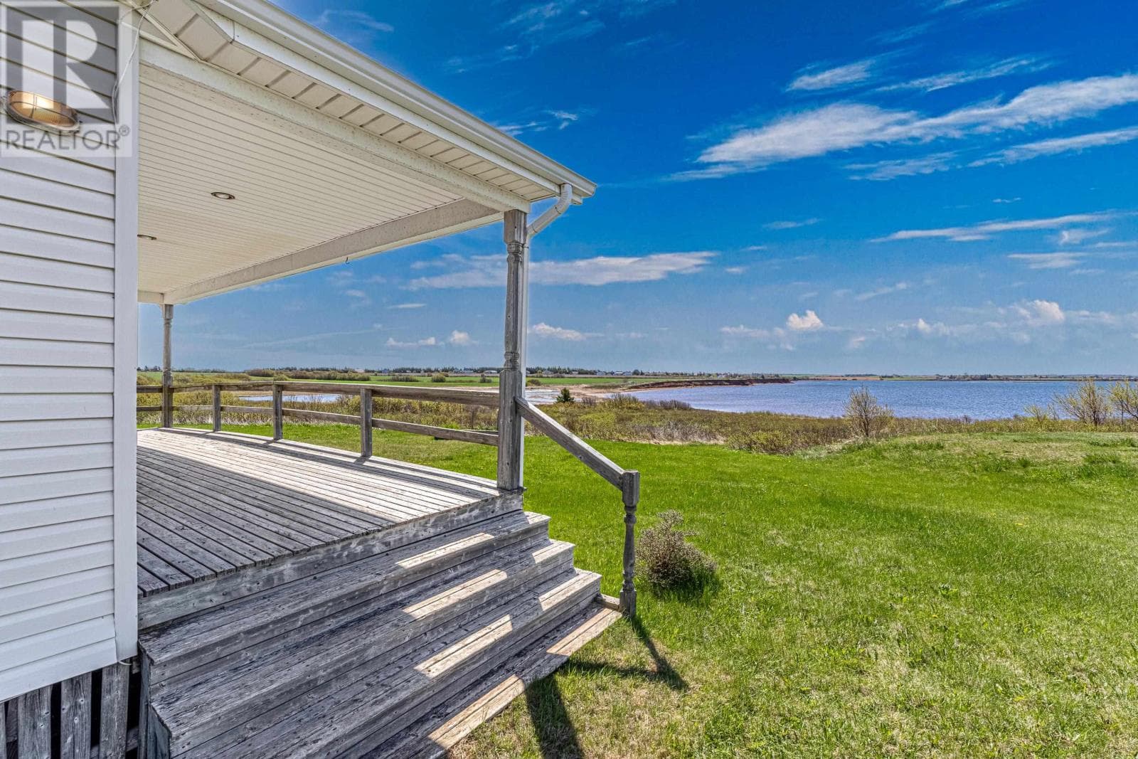 212 BASINVIEW Crescent