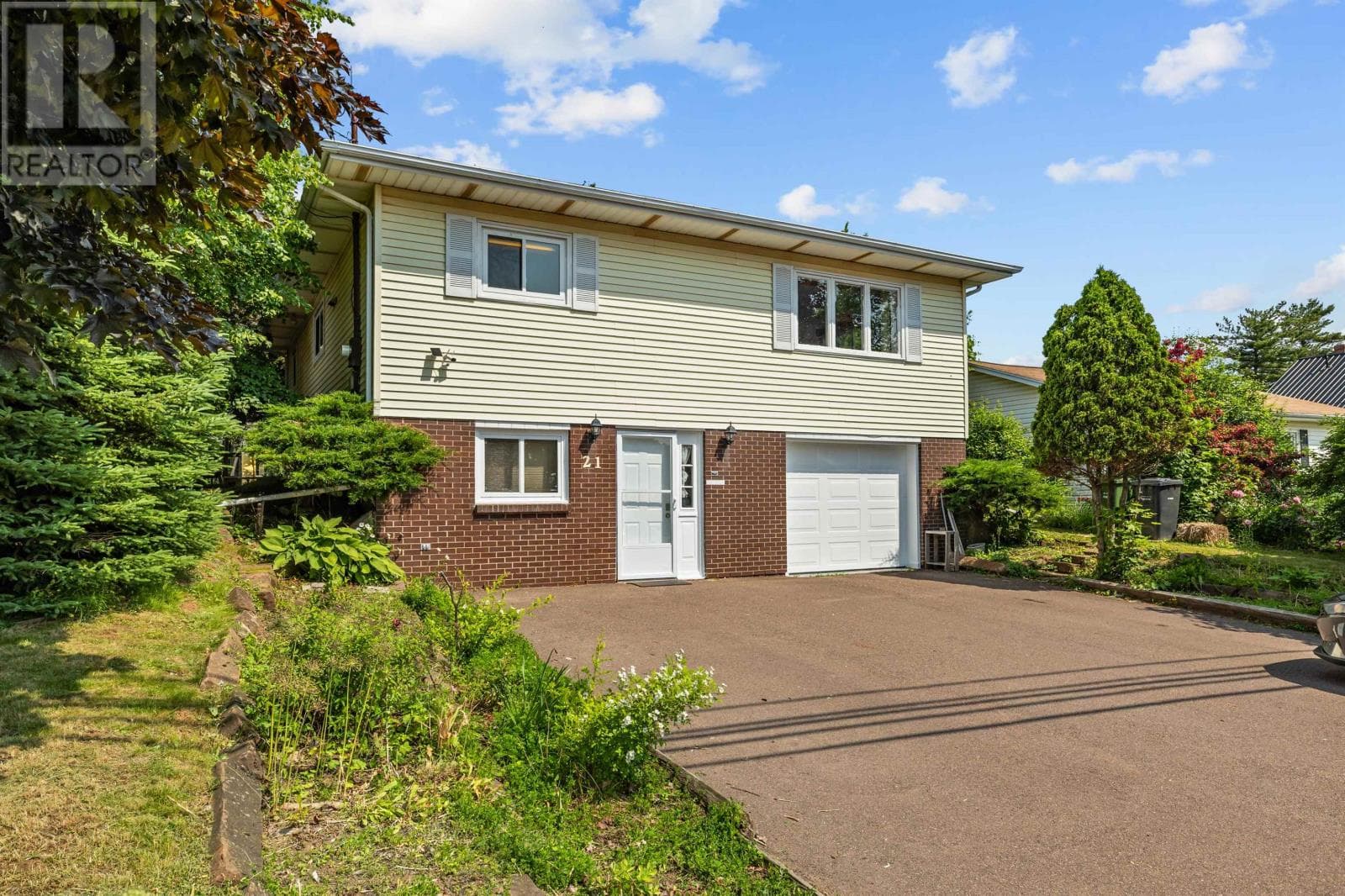 21 KIRKWOOD Drive