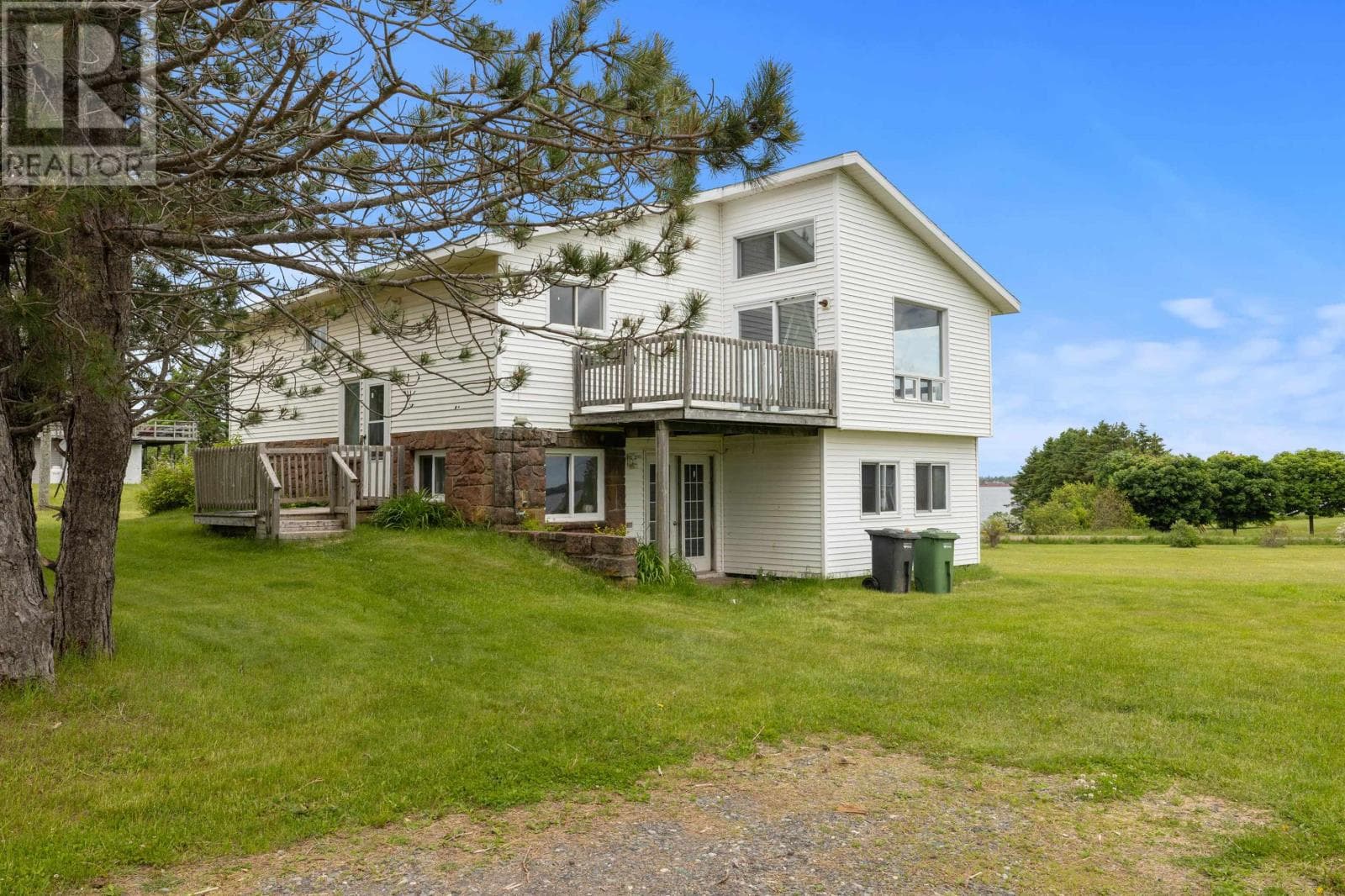 639 St. Andrews Point Road