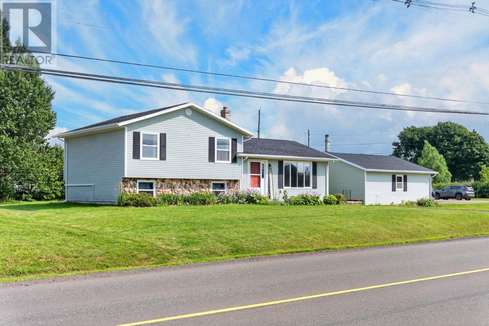 385 MacEwen Road